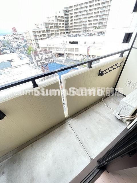 バルコニー　バルコニーからの眺めを楽しみながら食事をしませんか