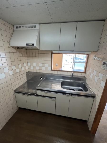 キッチン　ガスコンロは持ち込んで下さい。