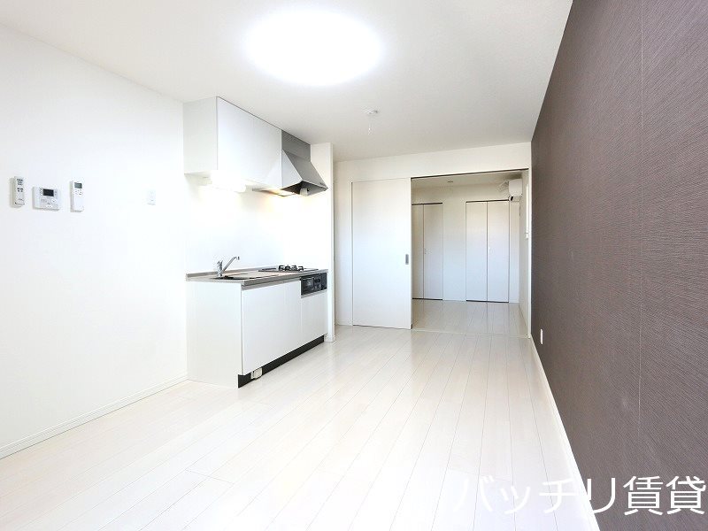 居室・リビング　同型タイプの為、現状を優先いたします。