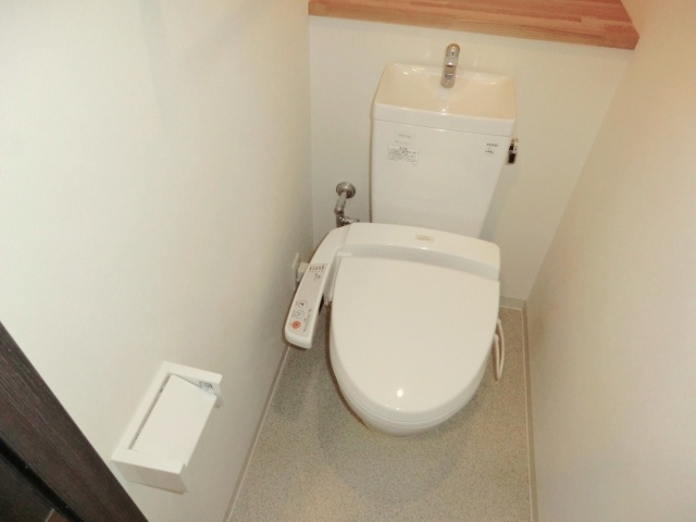 トイレ　ウォシュレット付きのトイレです♪