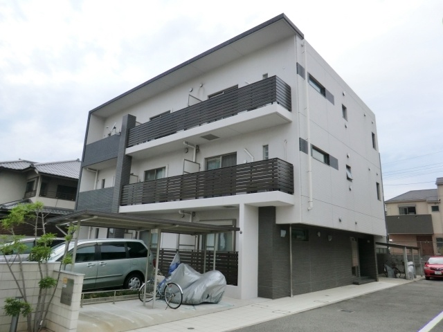 建物外観　安心のオートロック付き♪