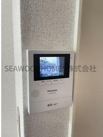 セキュリティ　モニター付きインターホンで急な来客でも安心です。