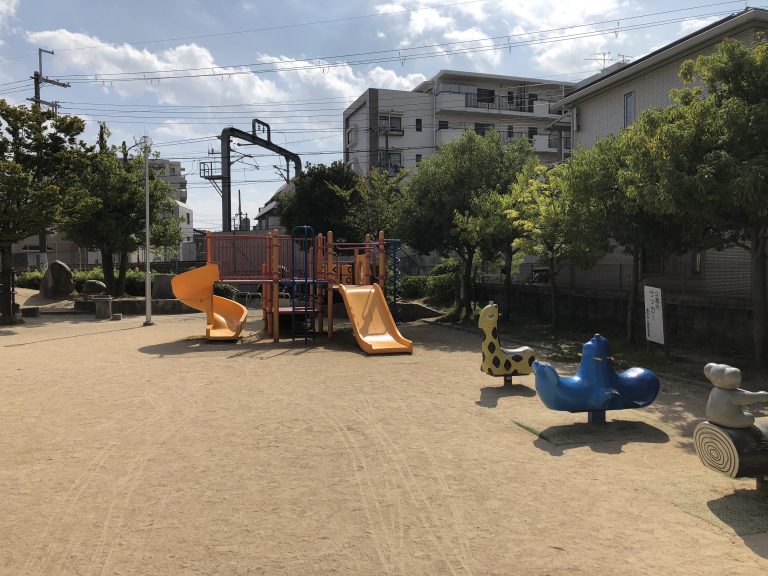 公園　服部元町2丁目公園（公園）まで242m