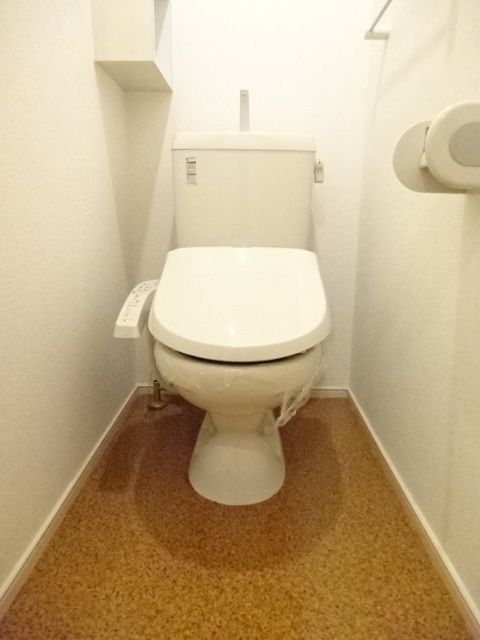 トイレ　※別号室参考写真です