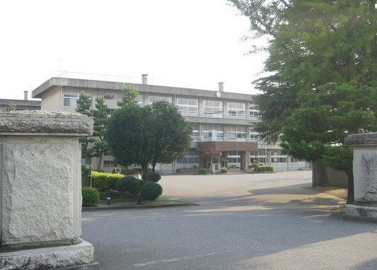 中学校　富山市立西部中学校（中学校）まで1570m