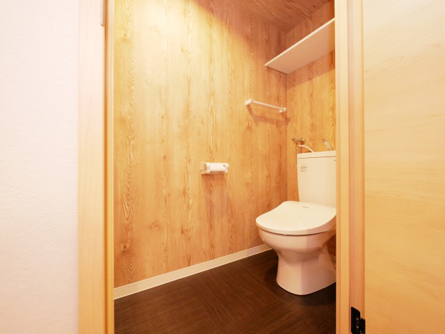 トイレ　快適なウォシュレット付きです♪