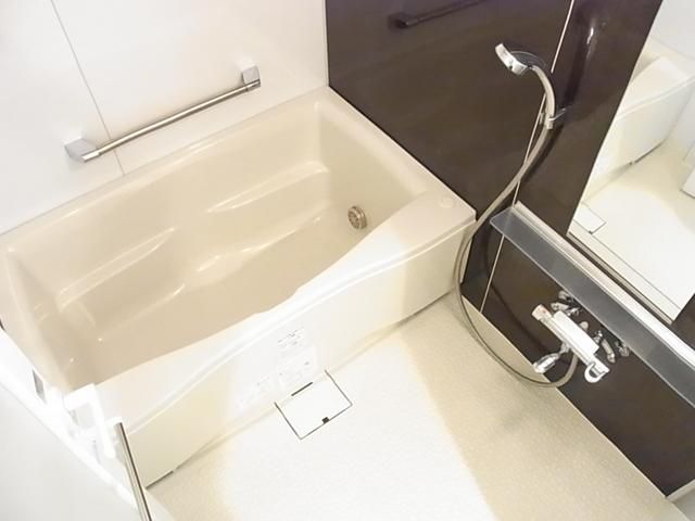 バス・シャワールーム　1300サイズ大型バス