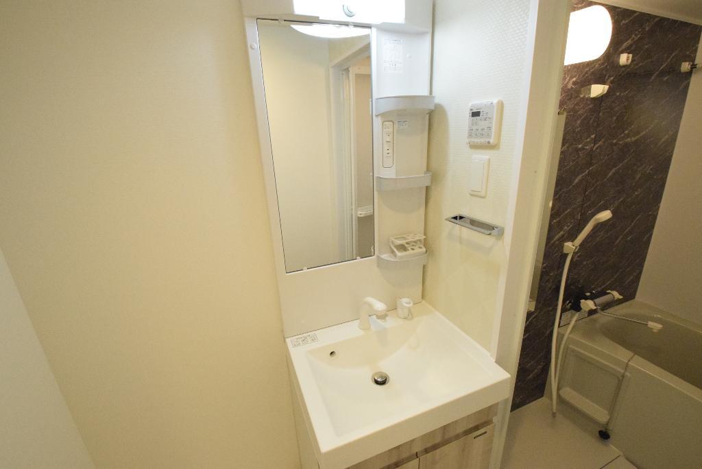 洗面設備　洗髪洗面化粧台