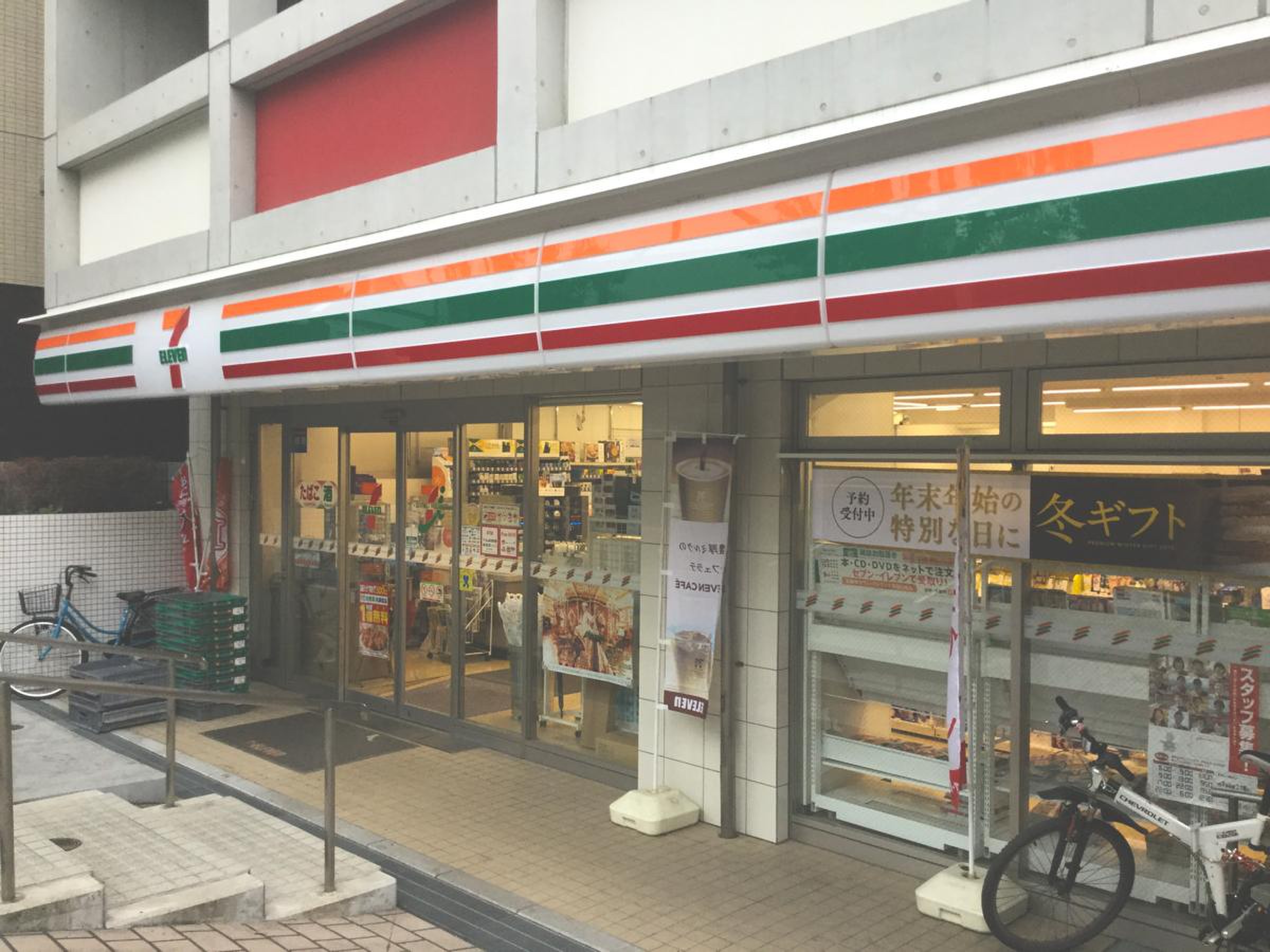 コンビニ　セブンイレブン早稲田店（コンビニ）まで133m