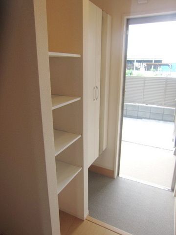 玄関　★大きなシューズＢＯＸです★