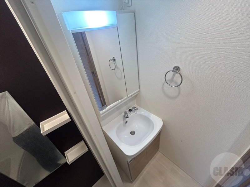 洗面設備　独立洗面化粧台付き