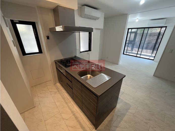 キッチン　別タイプのお部屋です。