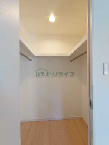 収納　インプレストコア四谷坂町