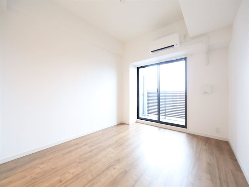 居室・リビング　洋室8.3帖　クローゼット付（収納充実してます）