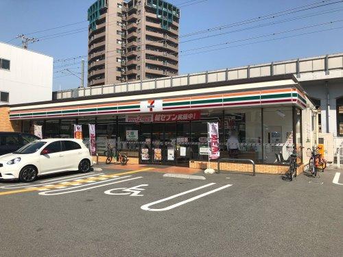 コンビニ　セブンイレブン 大阪桑津1丁目店（コンビニ）まで296m