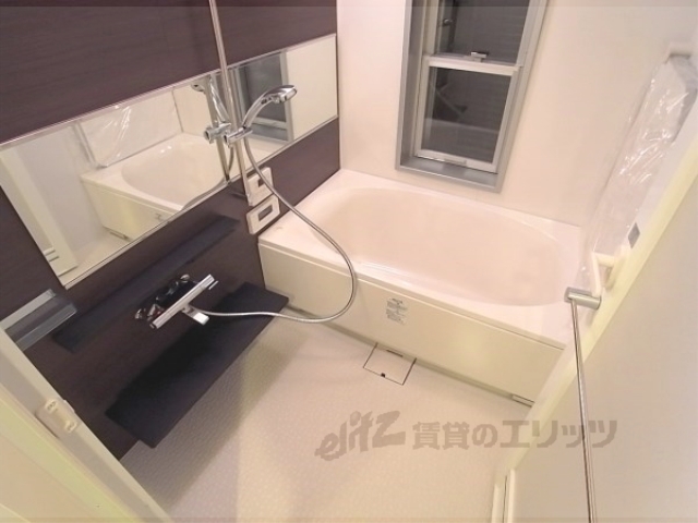 バス・シャワールーム　機能的なお風呂です