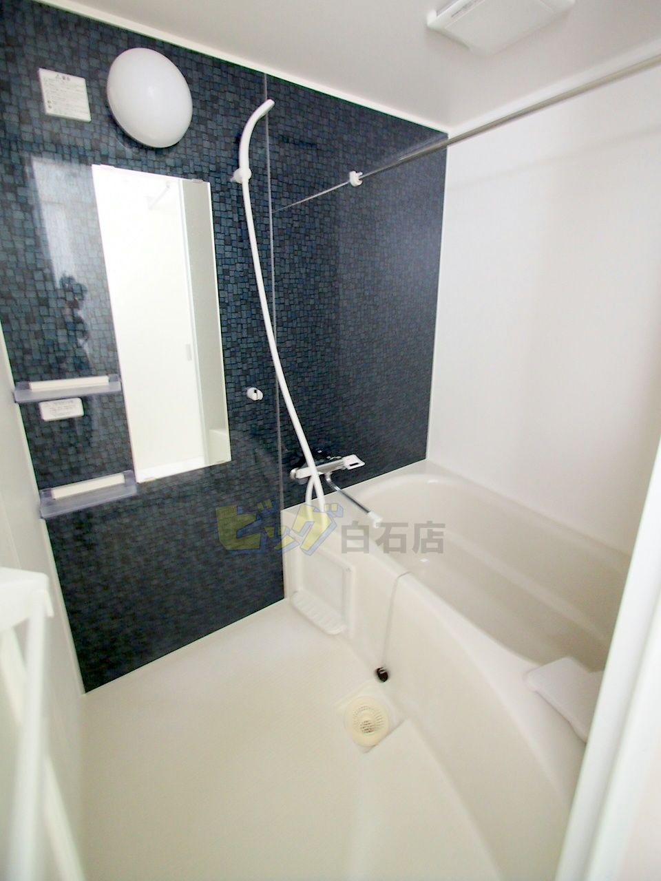 バス・シャワールーム　広々タイプのお風呂です♪