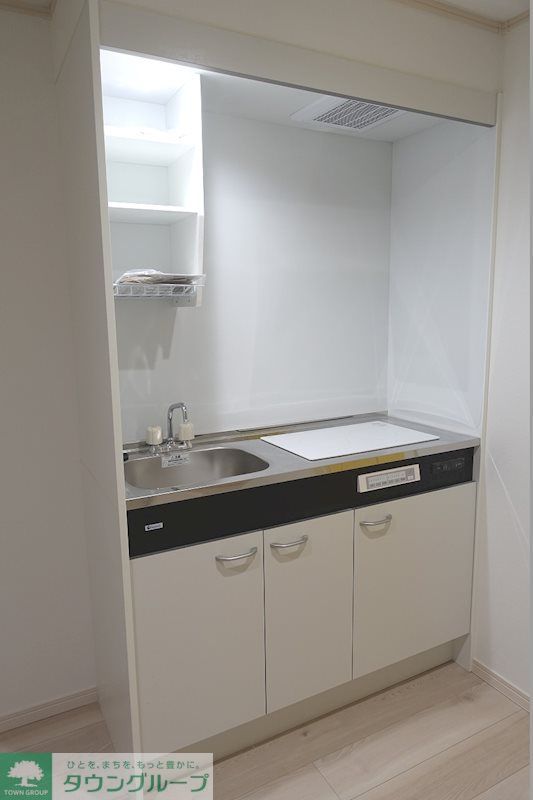 キッチン　一人暮らしに丁度いいサイズ、お手入れ楽々のIHキッチンです！