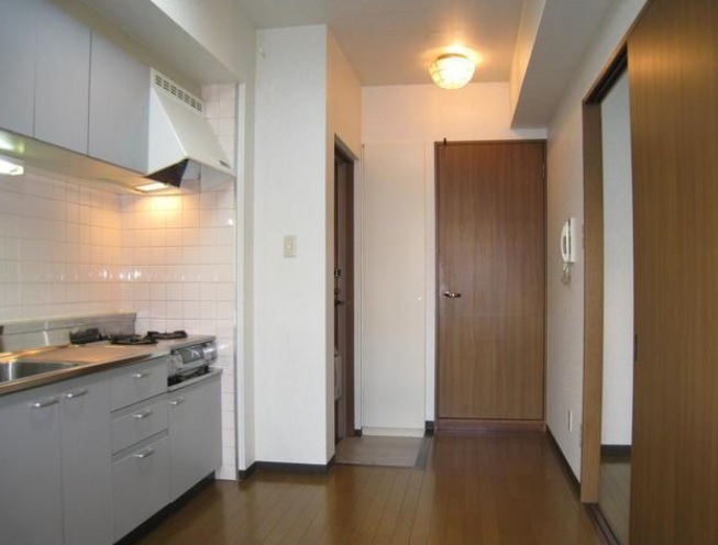 玄関　玄関方面