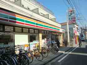 コンビニ　セブンイレブン横浜六角橋2丁目店（コンビニ）まで160m