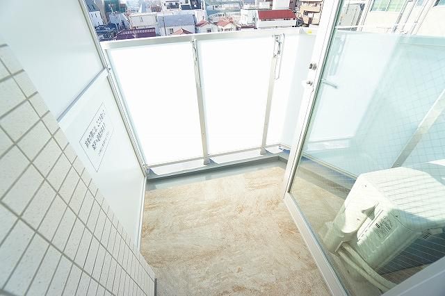 バルコニー　外からの目が気にならないバルコニーで洗濯物が干せます