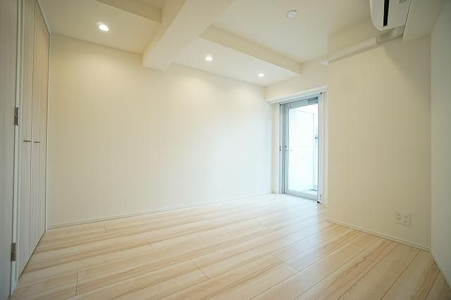 居室・リビング　こちらの居間で趣味の時間をお楽しみください