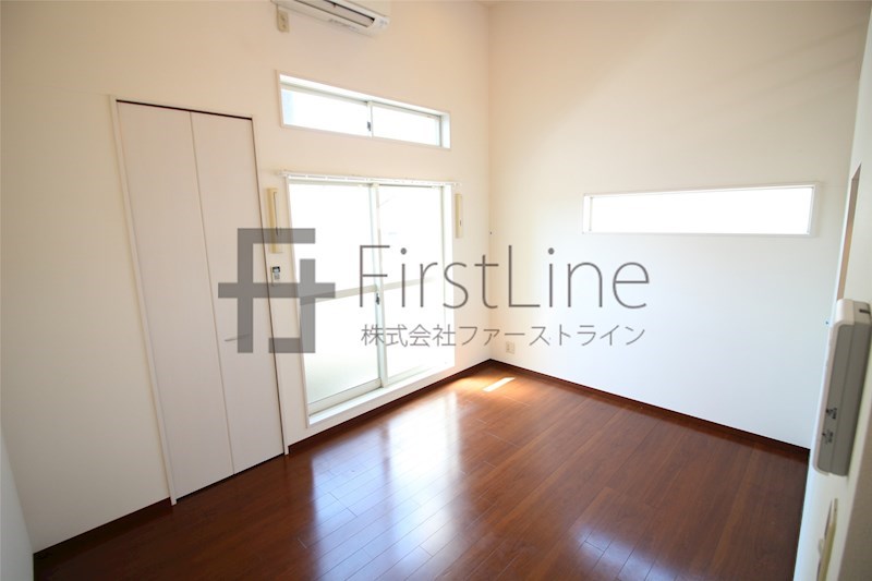 居室・リビング　別号室の写真です※現況優先