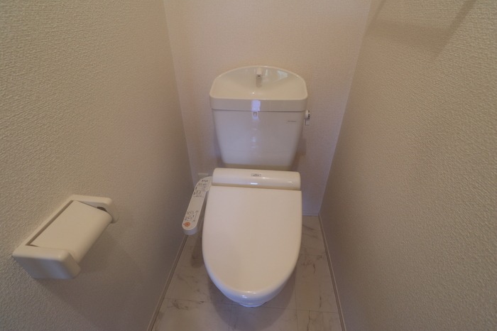 トイレ　温水洗浄暖房便座