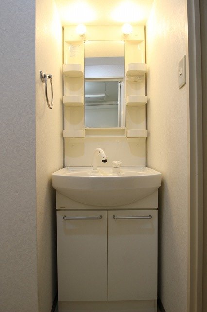 洗面設備　同物件別号室のものです。