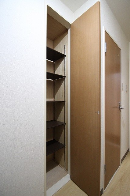 収納　同物件別号室のものです。