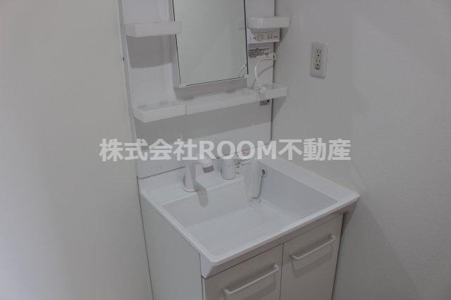 洗面設備　独立洗面台で身支度をすべて済ませてしまいましょう