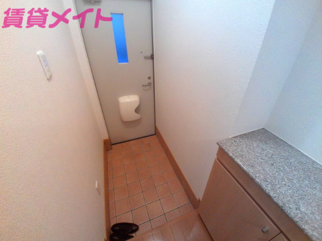 玄関　同物件別室写真