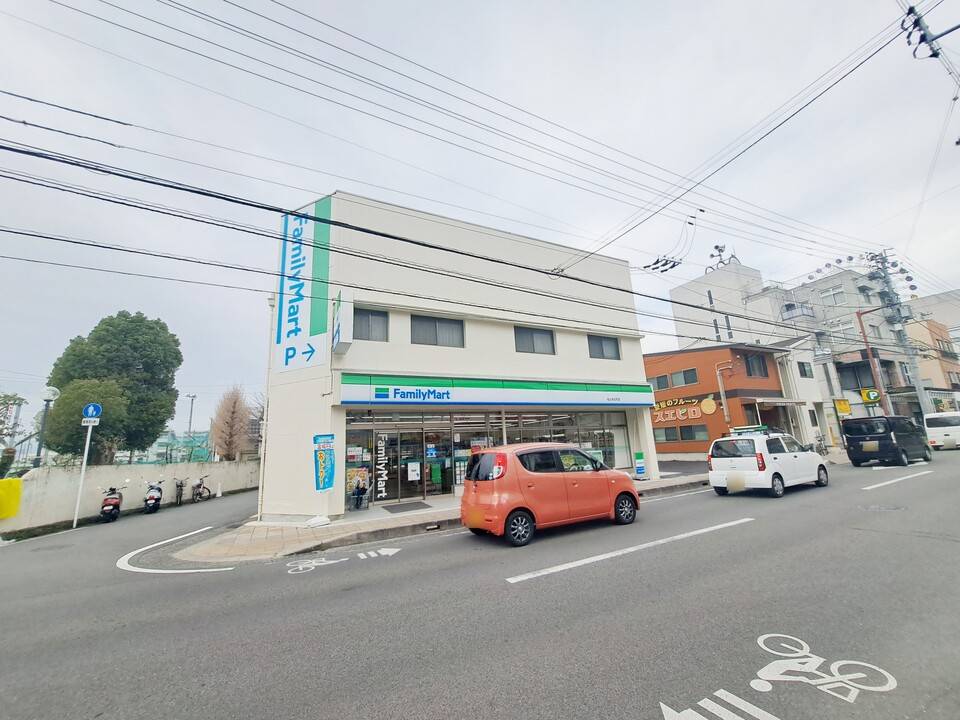 コンビニ　ファミリーマート松山末広町店（コンビニ）まで79m