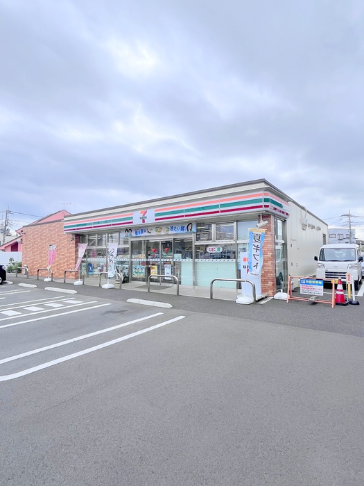 コンビニ　セブンイレブン（コンビニ）まで150m