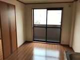 居室・リビング　室内
