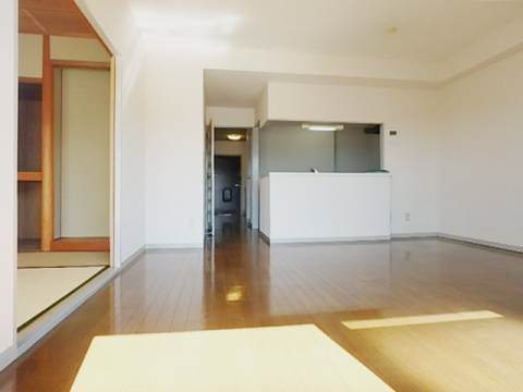 居室・リビング　※写真は４０１号室のものです。