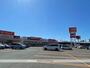 ドラックストア　ツルハドラッグ川北店（ドラッグストア）まで700m