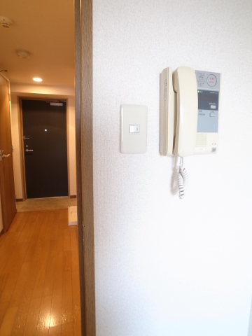 セキュリティ　オートロックの解錠はインターホンで！