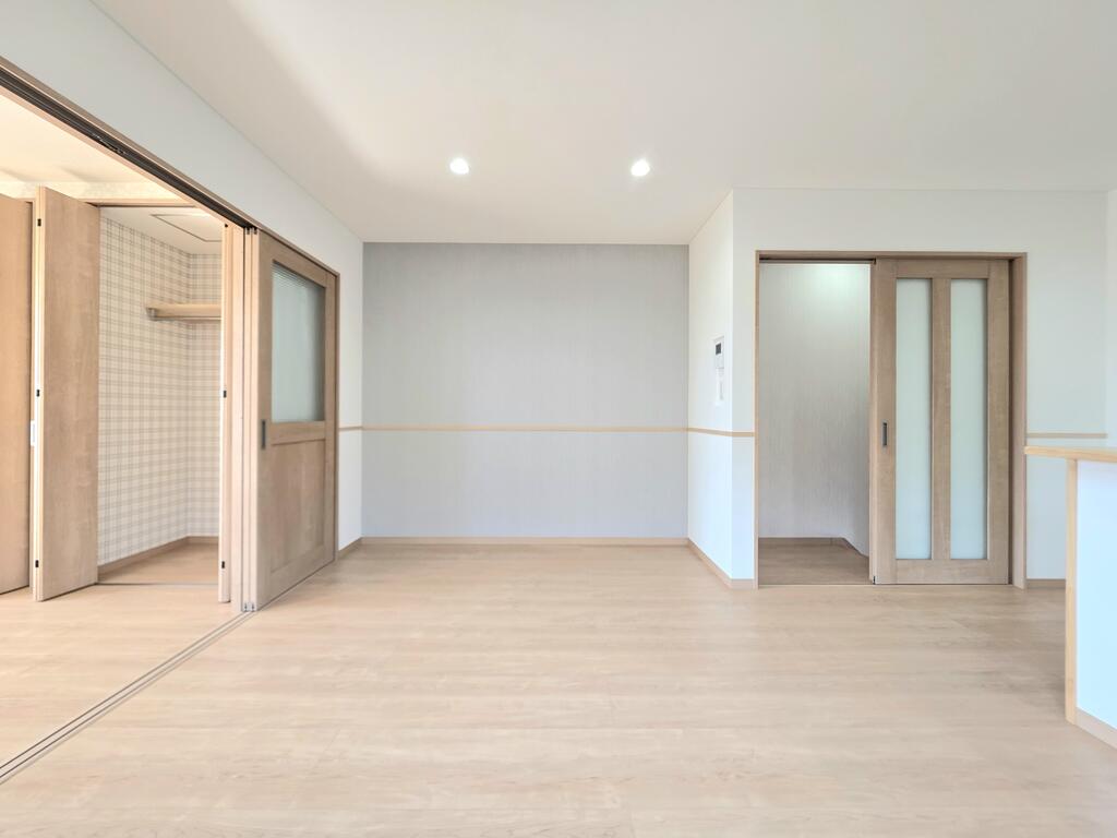 居室・リビング　家具配置がしやすい、使い勝手の良い長方形のリビングスペース