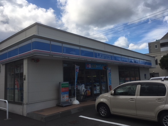 コンビニ　ローソン旭川４条西１丁目店（コンビニ）まで600m