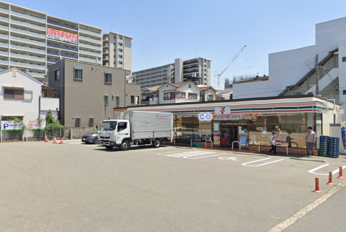 コンビニ　セブンイレブン 大阪下新庄2丁目店（コンビニ）まで658m