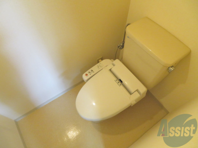 トイレ　ウォシュレット付きのトイレです。シャワートイレは日本の宝。