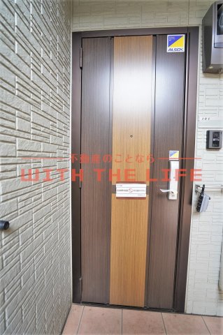 玄関　収納もある玄関です