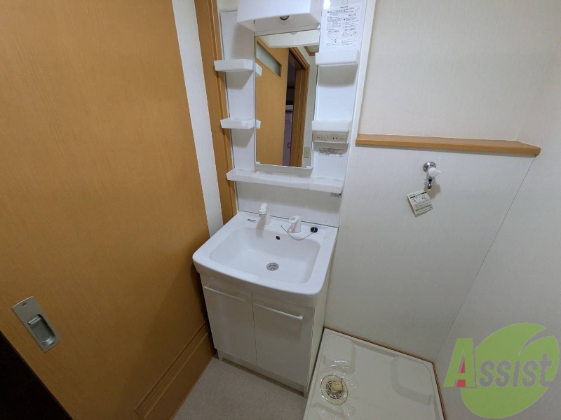 洗面設備　洗面台もありますので朝の準備はこちらから。
