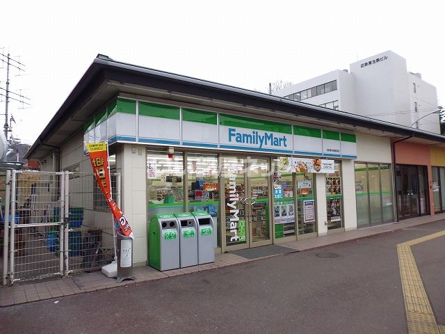 コンビニ　ファミリーマート 近鉄東生駒駅前店（コンビニ）まで257m