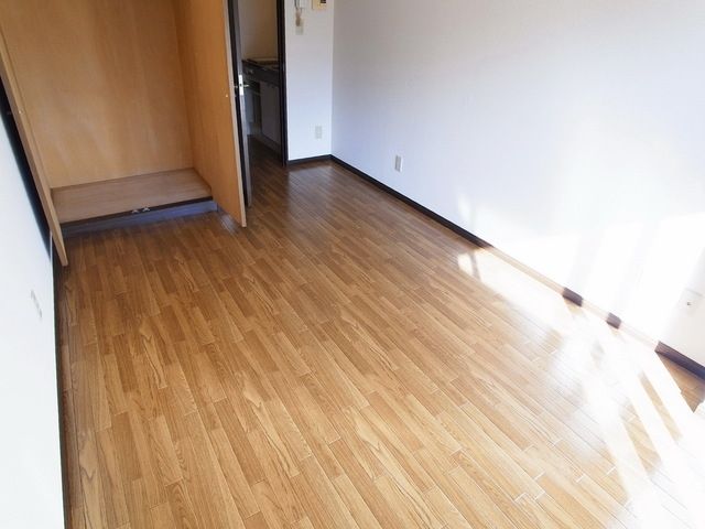その他部屋・スペース　☆東向きなので朝日が入ります☆
