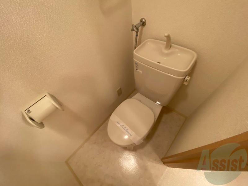 トイレ　こちらはトイレです。清潔感があり、安心して使用できます。