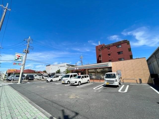 コンビニ　セブンイレブン（コンビニ）まで700m