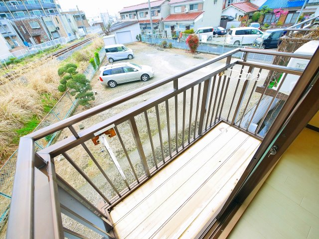 バルコニー　お洗濯にも便利なバルコニー付き