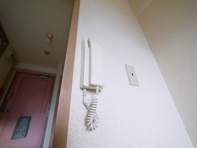 セキュリティ　インターホン付きで安心。